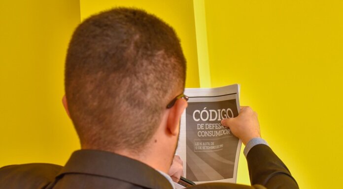 Dia do Cliente: Procon de Juazeiro orienta consumidores sobre promoções e direitos