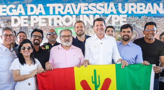 Ao lado do ministro dos Transportes, Simão Durando entrega duplicação da Honorato Viana em Petrolina